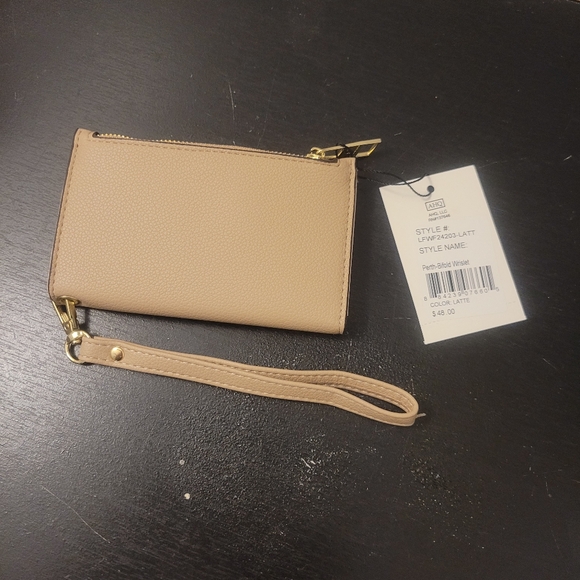 London Fog NWT Perth Bifold Wristlet - Picture 4 of 4